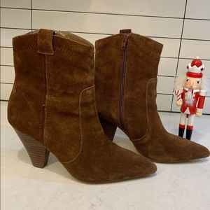 5.5 SUEDE KENSIE BROWN BOOTS